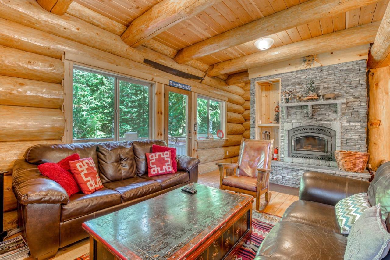 Skiing Bear Chalet Гавърнмънт Кемп Екстериор снимка