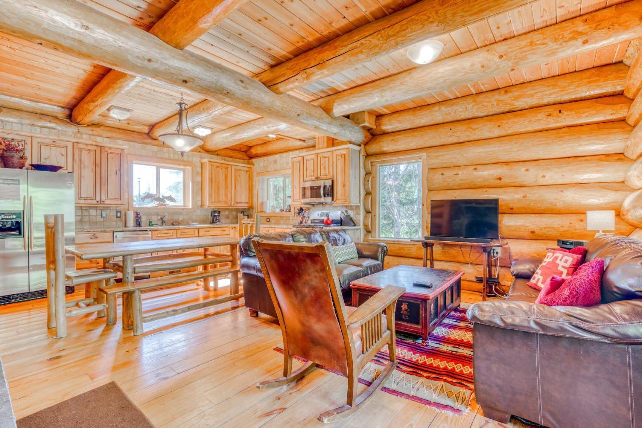 Skiing Bear Chalet Гавърнмънт Кемп Екстериор снимка