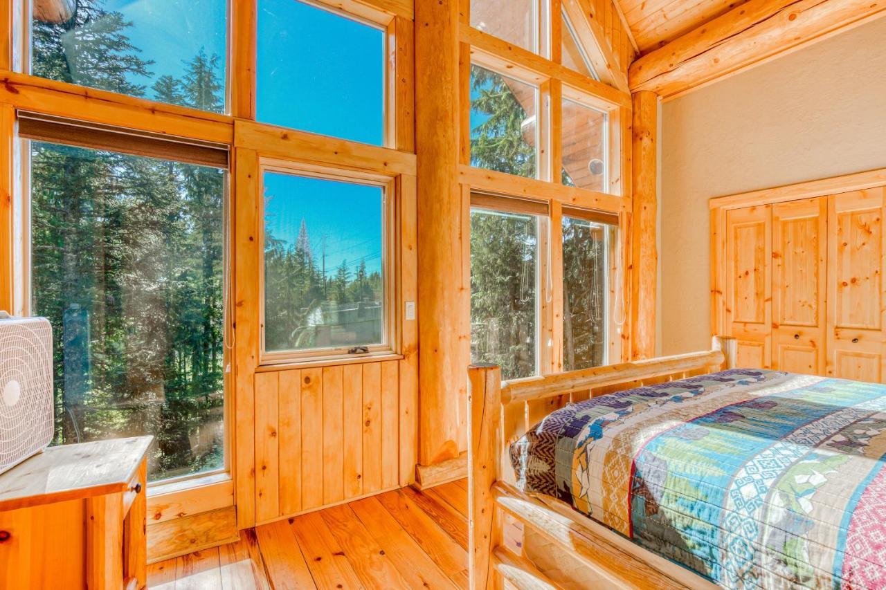 Skiing Bear Chalet Гавърнмънт Кемп Екстериор снимка