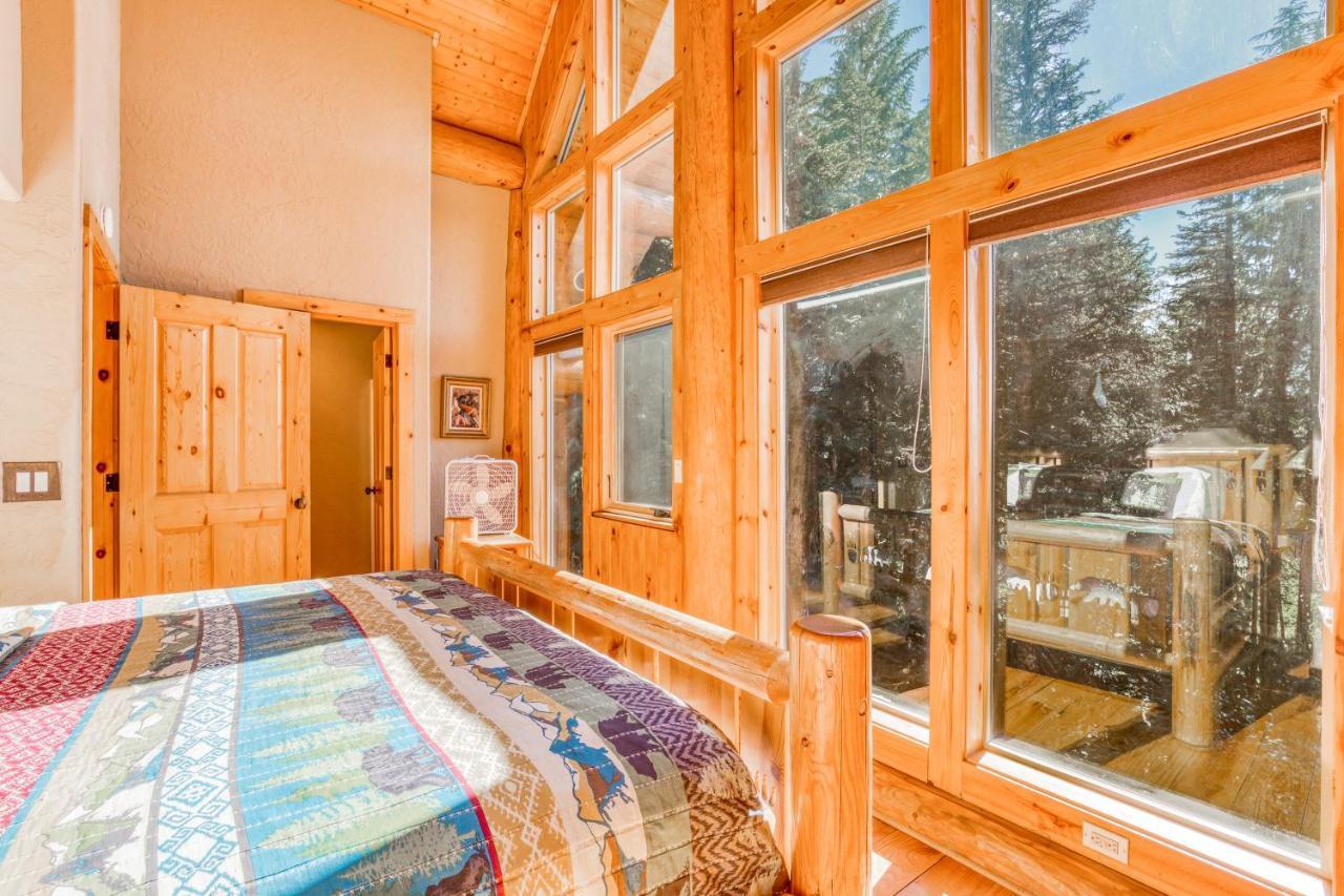Skiing Bear Chalet Гавърнмънт Кемп Екстериор снимка