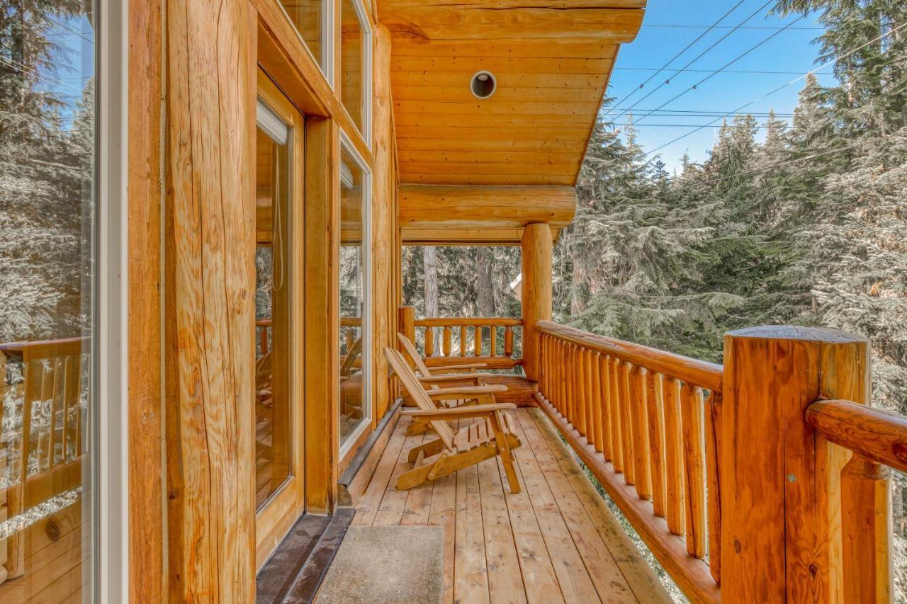 Skiing Bear Chalet Гавърнмънт Кемп Екстериор снимка