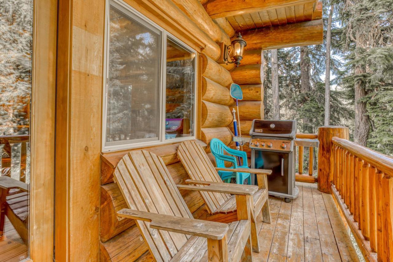 Skiing Bear Chalet Гавърнмънт Кемп Екстериор снимка
